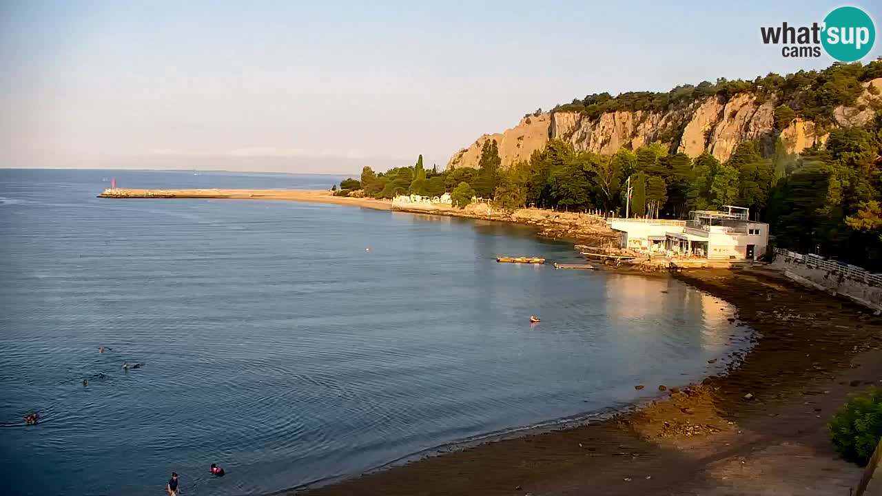 Spletna kamera Sesljanski zaliv – Pogled v živo na marino in zaliv