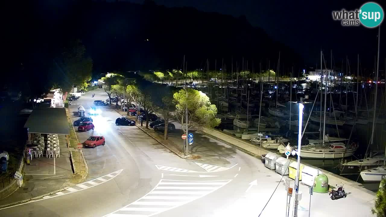 Spletna kamera Sesljanski zaliv – Pogled v živo na marino in zaliv