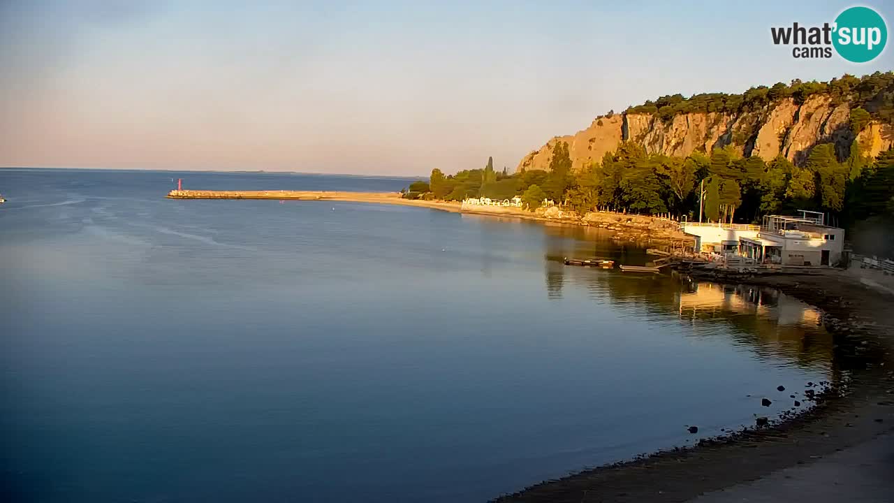 Web kamera Sistiana Uvala – Pogled uživo na marinu i zaljev