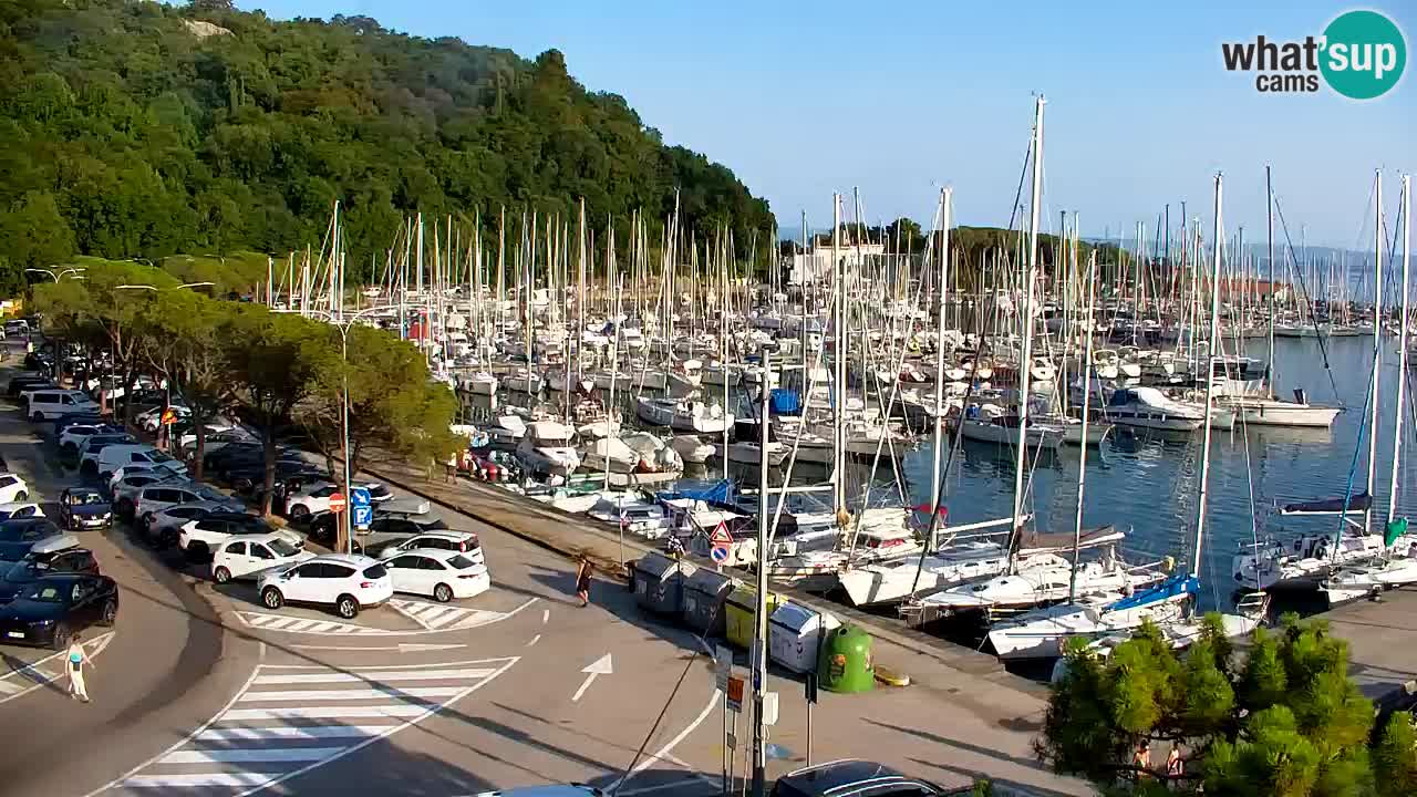 Web kamera Sistiana Uvala – Pogled uživo na marinu i zaljev
