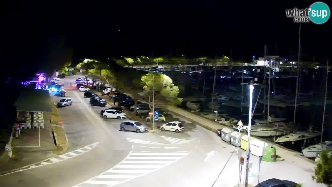 Spletna kamera Sesljanski zaliv – Pogled v živo na marino in zaliv