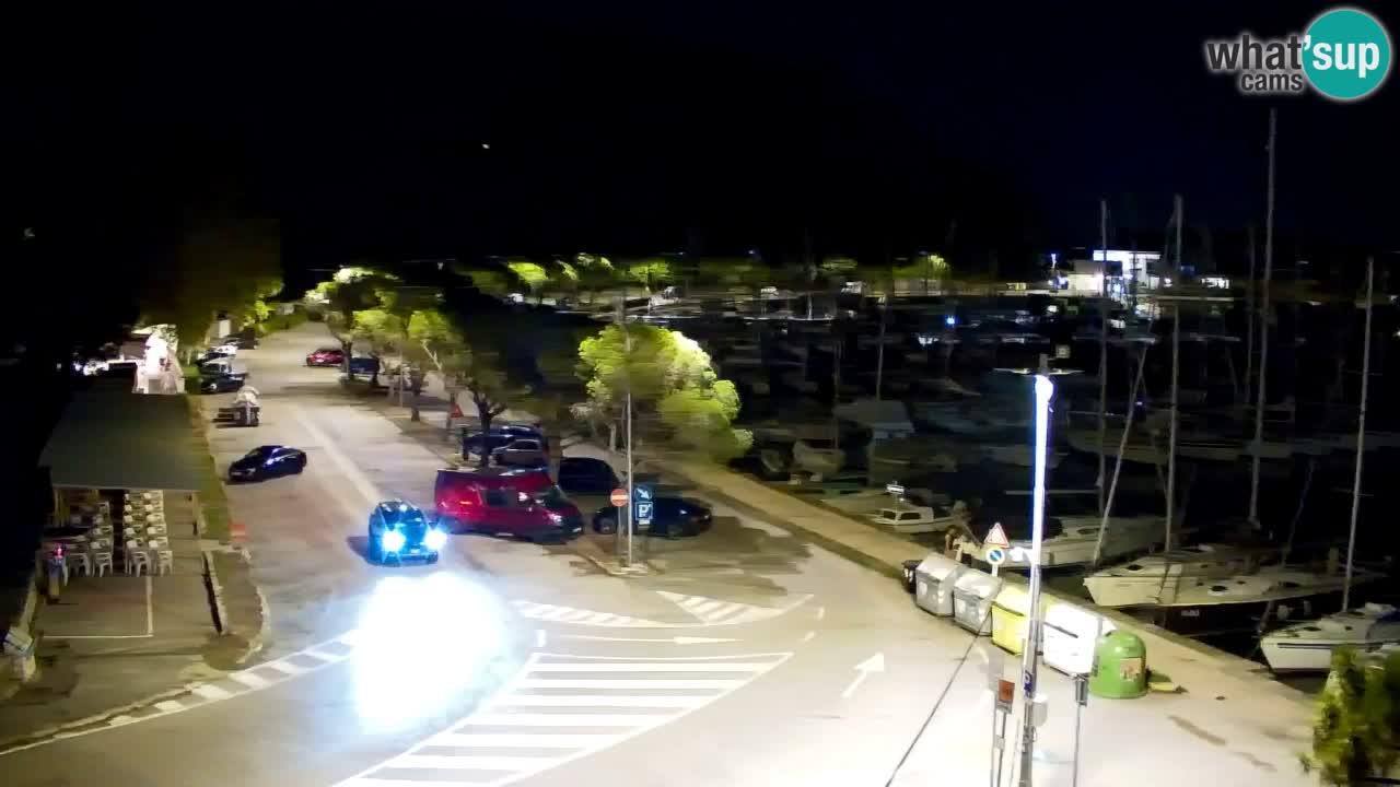 Spletna kamera Sesljanski zaliv – Pogled v živo na marino in zaliv