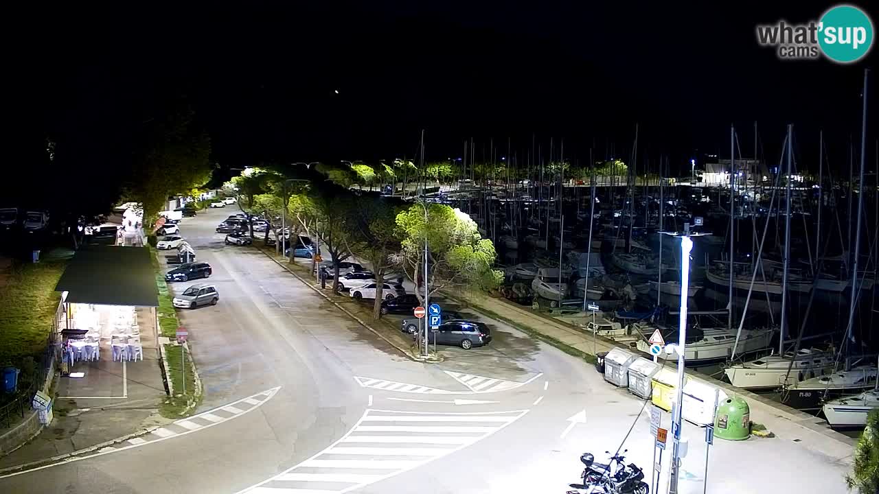 Web kamera Sistiana Uvala – Pogled uživo na marinu i zaljev