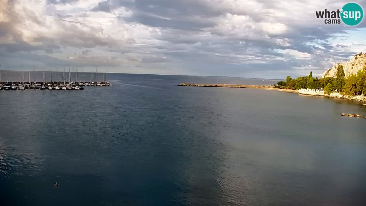 Spletna kamera Sesljanski zaliv – Pogled v živo na marino in zaliv