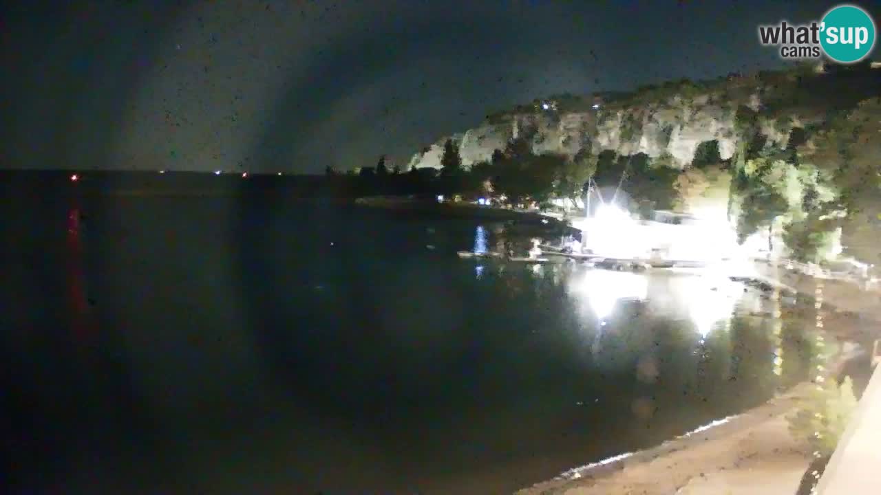 Spletna kamera Sesljanski zaliv – Pogled v živo na marino in zaliv