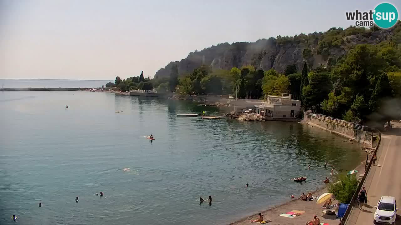Spletna kamera Sesljanski zaliv – Pogled v živo na marino in zaliv