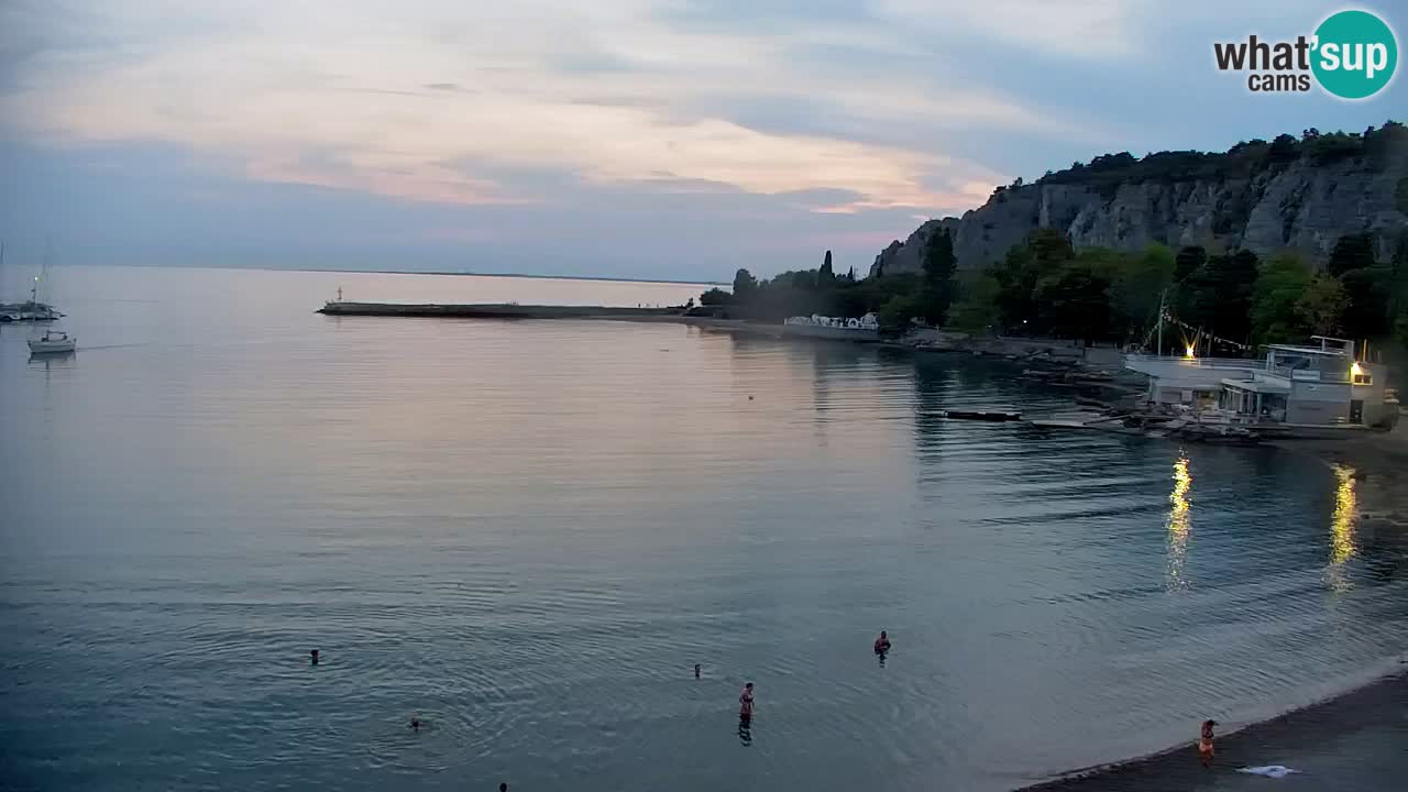 Web kamera Sistiana Uvala – Pogled uživo na marinu i zaljev