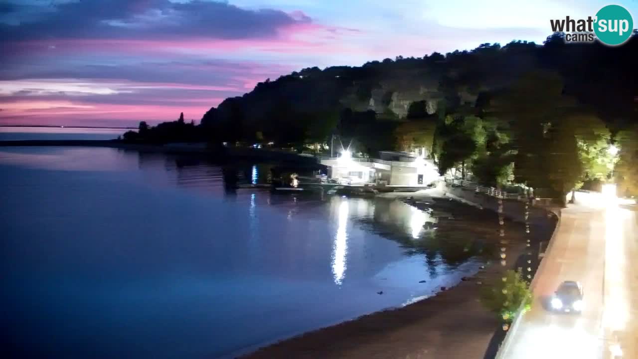 Web kamera Sistiana Uvala – Pogled uživo na marinu i zaljev