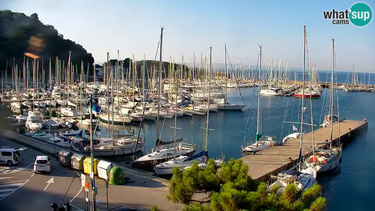 Web kamera Sistiana Uvala – Pogled uživo na marinu i zaljev