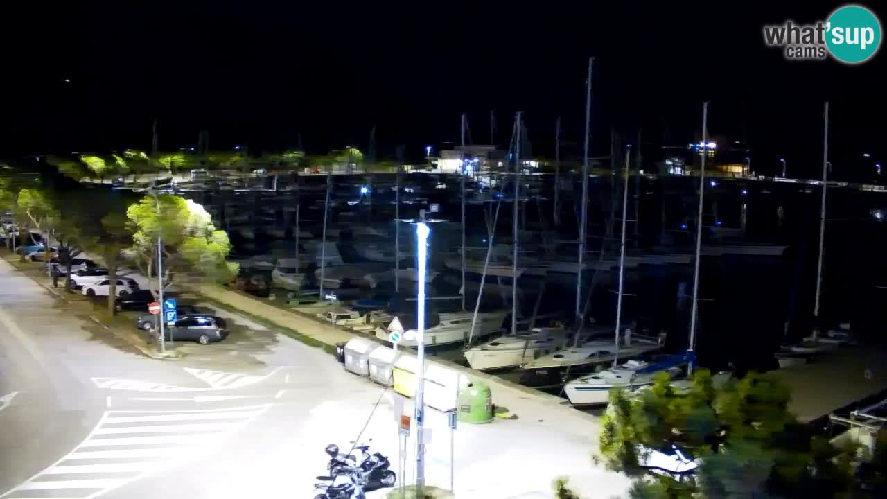 Web kamera Sistiana Uvala – Pogled uživo na marinu i zaljev