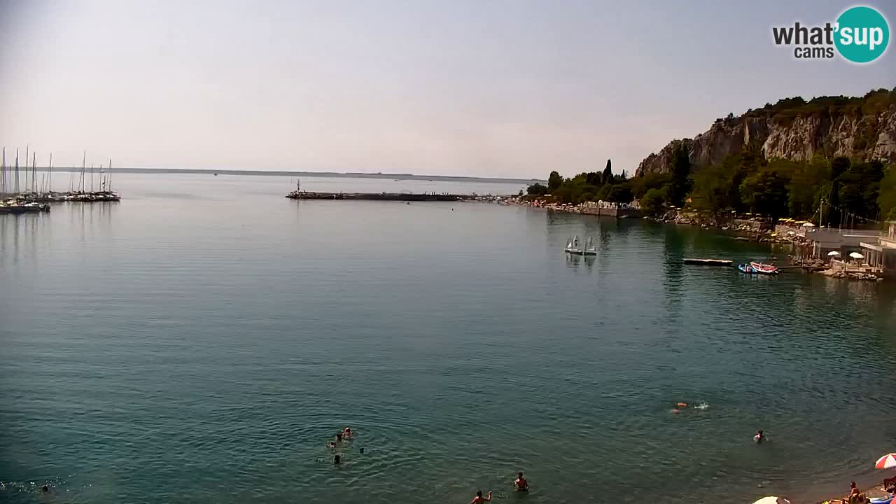 Web kamera Sistiana Uvala – Pogled uživo na marinu i zaljev