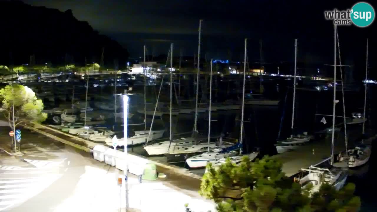 Web kamera Sistiana Uvala – Pogled uživo na marinu i zaljev