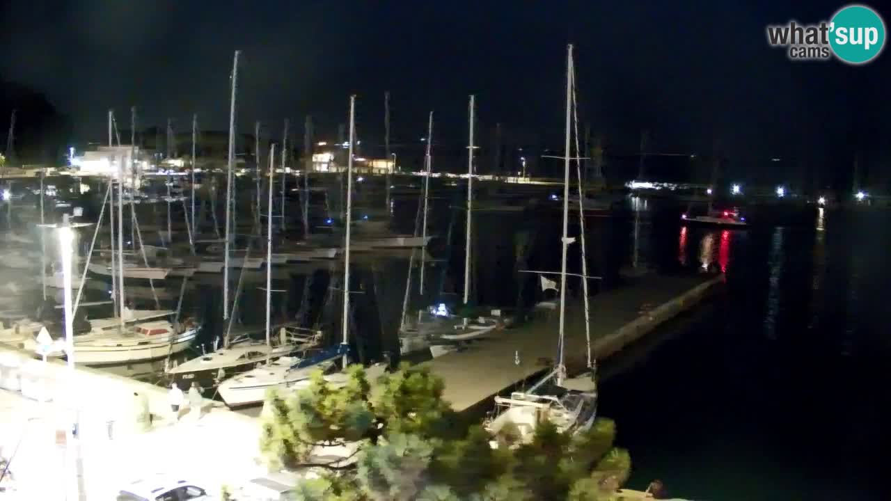 Web kamera Sistiana Uvala – Pogled uživo na marinu i zaljev