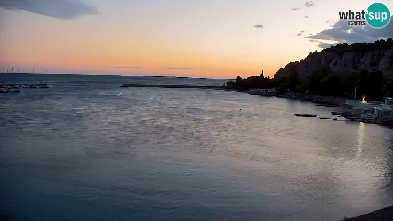Web kamera Sistiana Uvala – Pogled uživo na marinu i zaljev