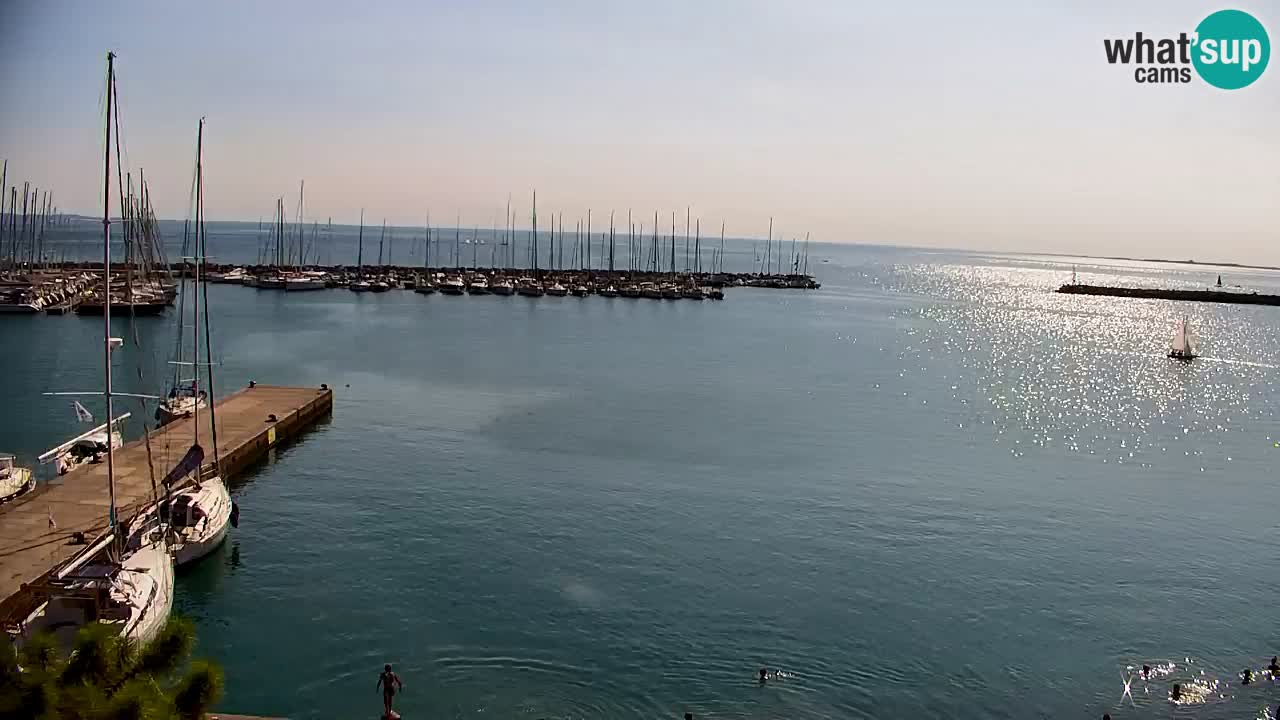 Spletna kamera Sesljanski zaliv – Pogled v živo na marino in zaliv