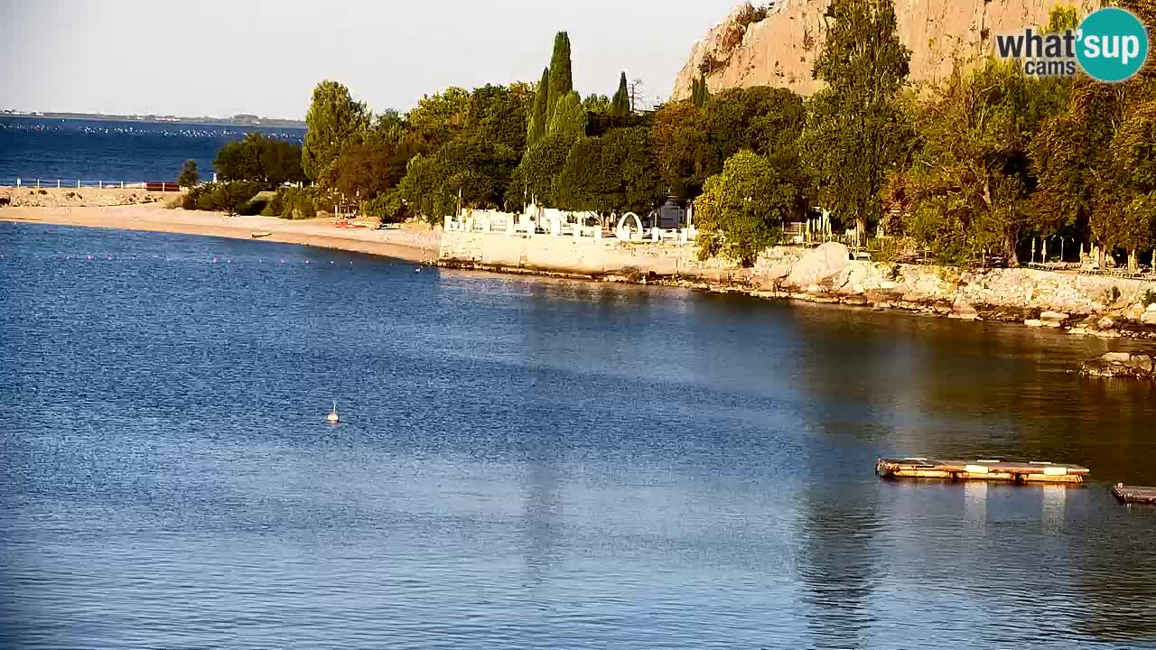 Spletna kamera Sesljanski zaliv – Pogled v živo na marino in zaliv