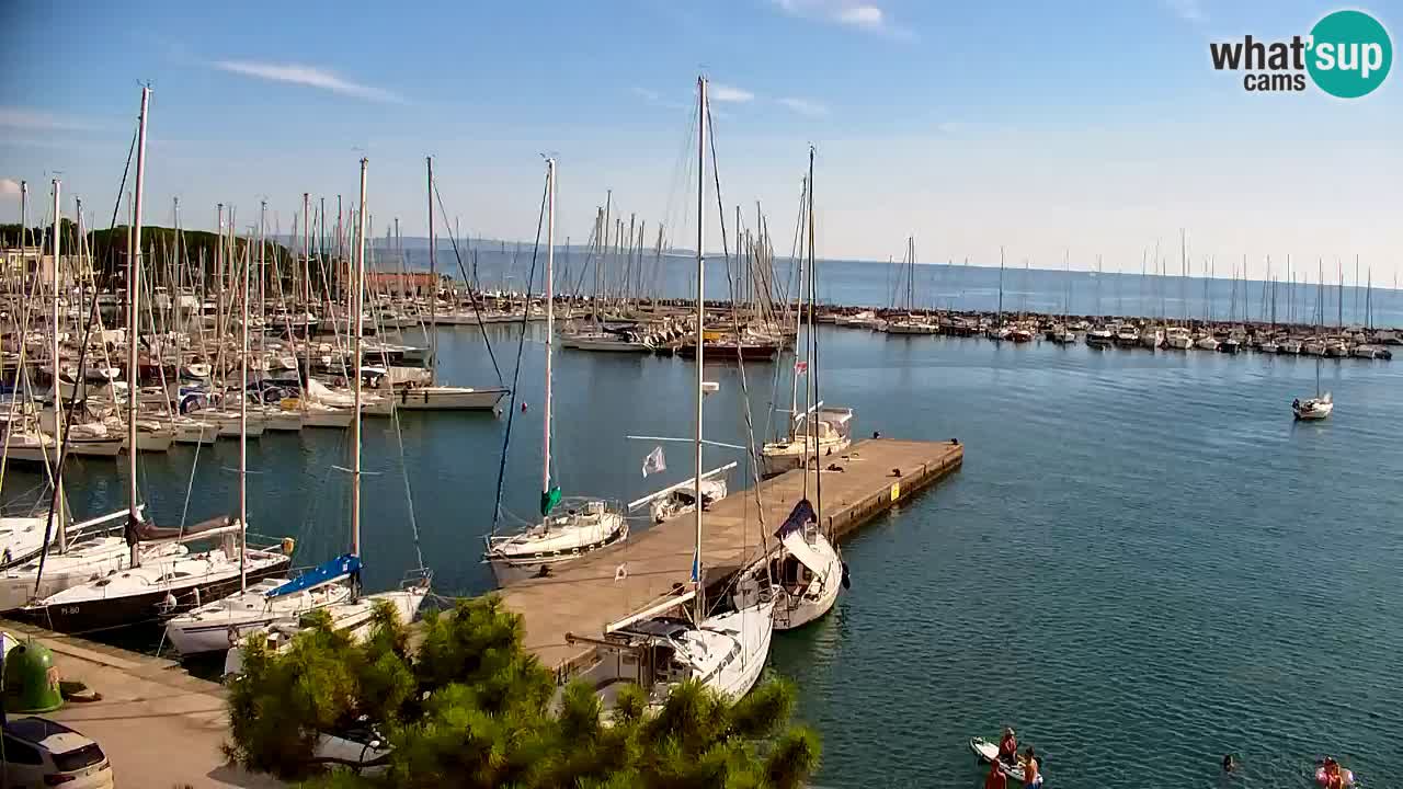 Web kamera Sistiana Uvala – Pogled uživo na marinu i zaljev