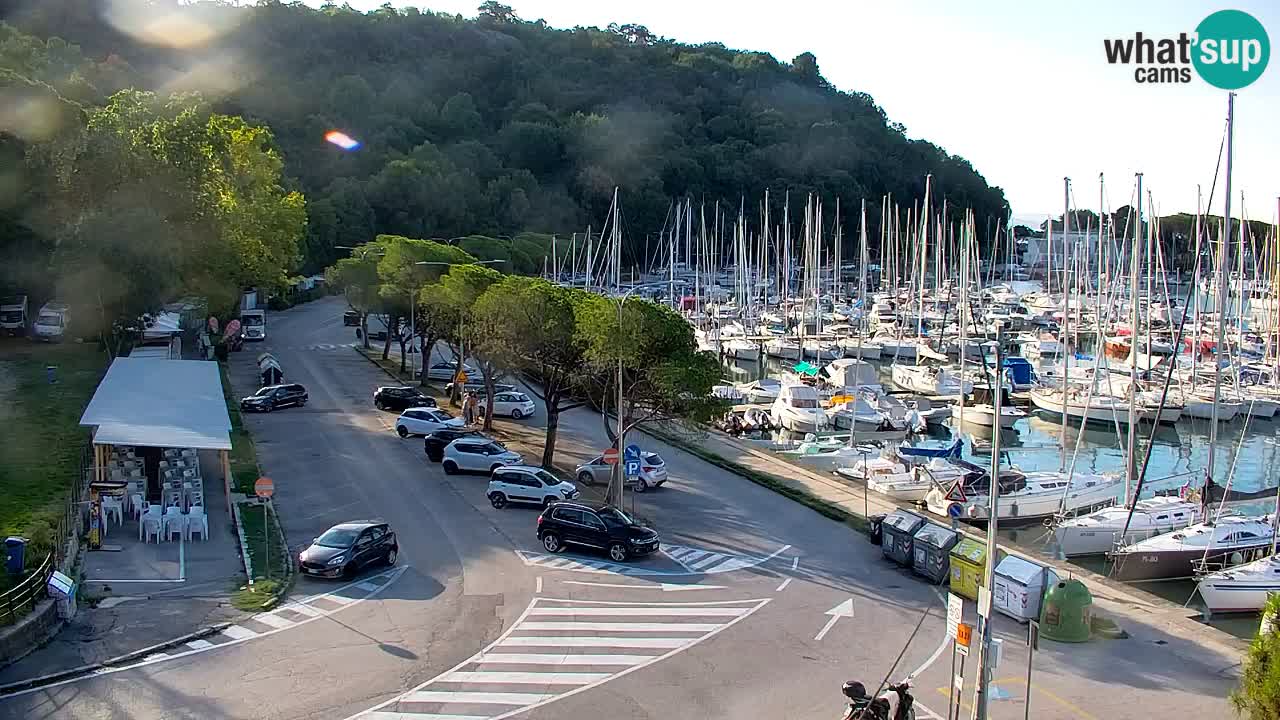 Webcam Bahía de Sistiana – Vista en directo del puerto deportivo y la costa