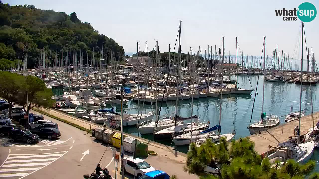 Web kamera Sistiana Uvala – Pogled uživo na marinu i zaljev