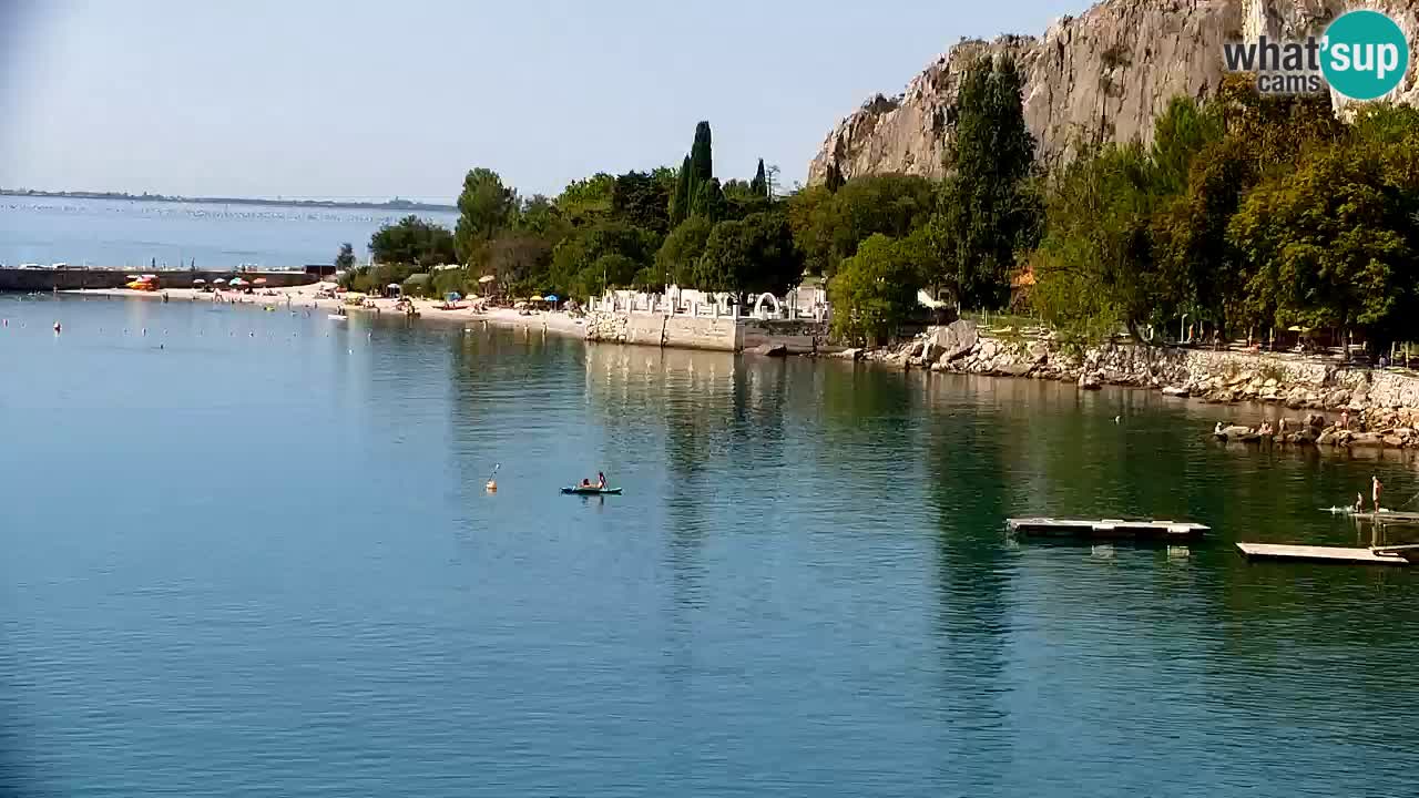 Spletna kamera Sesljanski zaliv – Pogled v živo na marino in zaliv