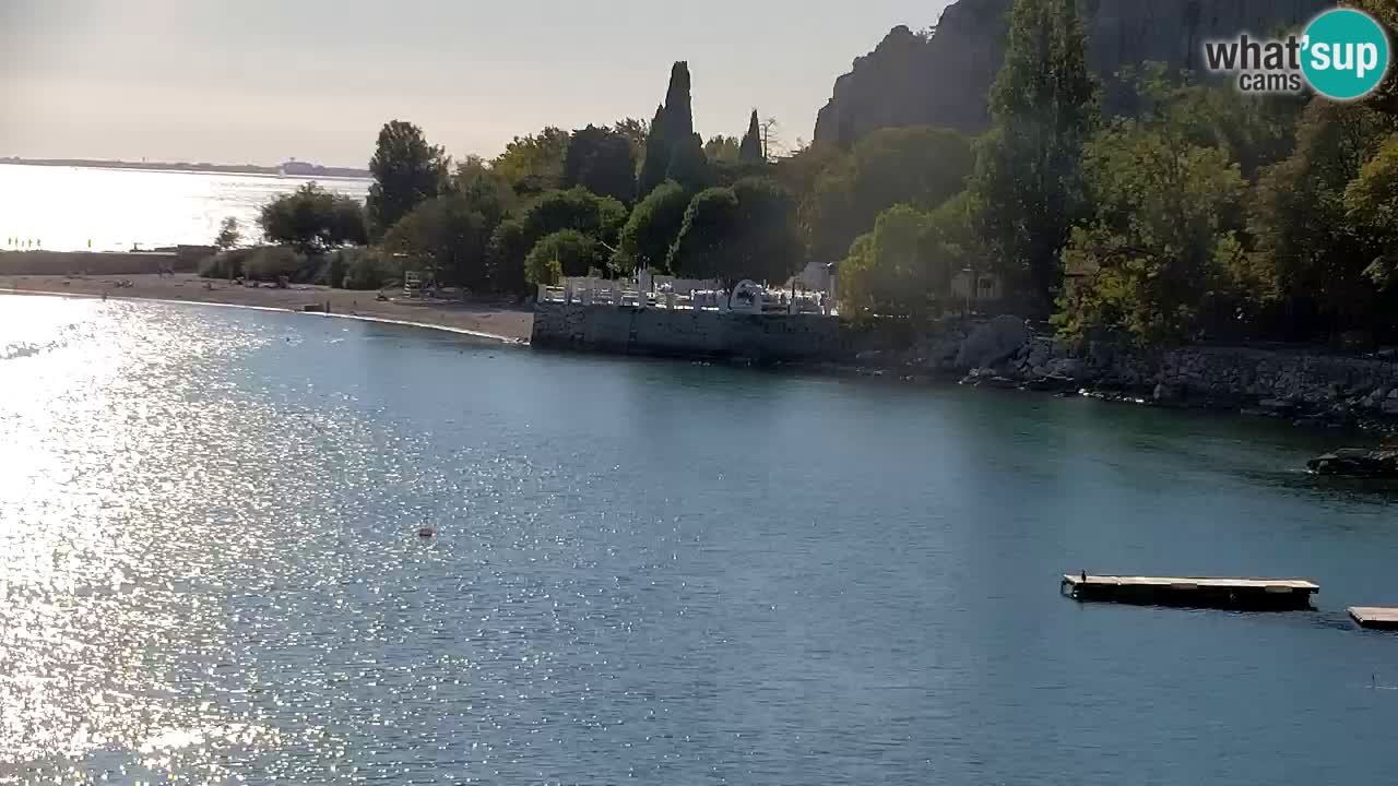 Web kamera Sistiana Uvala – Pogled uživo na marinu i zaljev