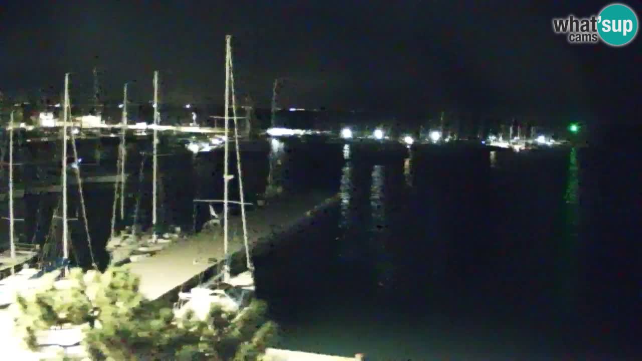 Web kamera Sistiana Uvala – Pogled uživo na marinu i zaljev