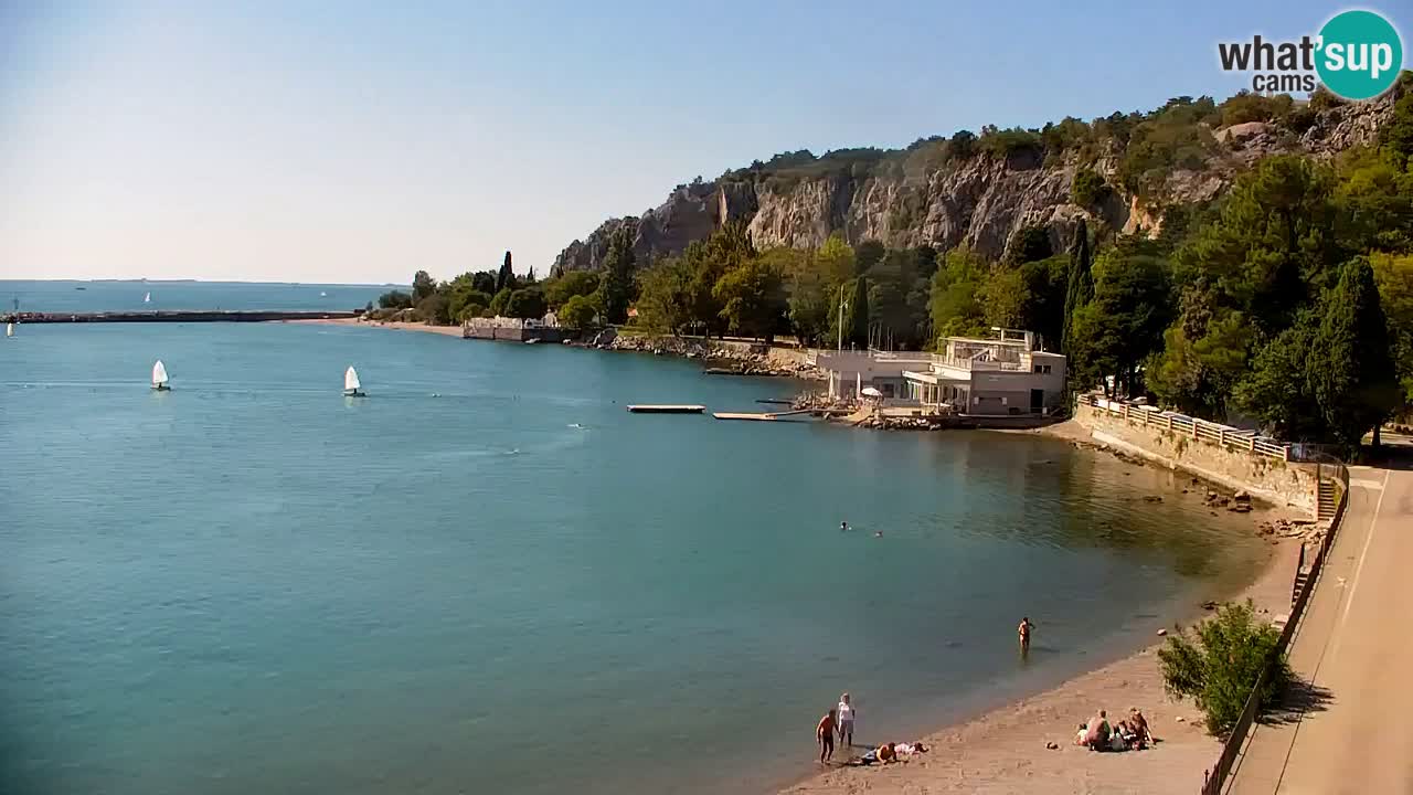 Web kamera Sistiana Uvala – Pogled uživo na marinu i zaljev