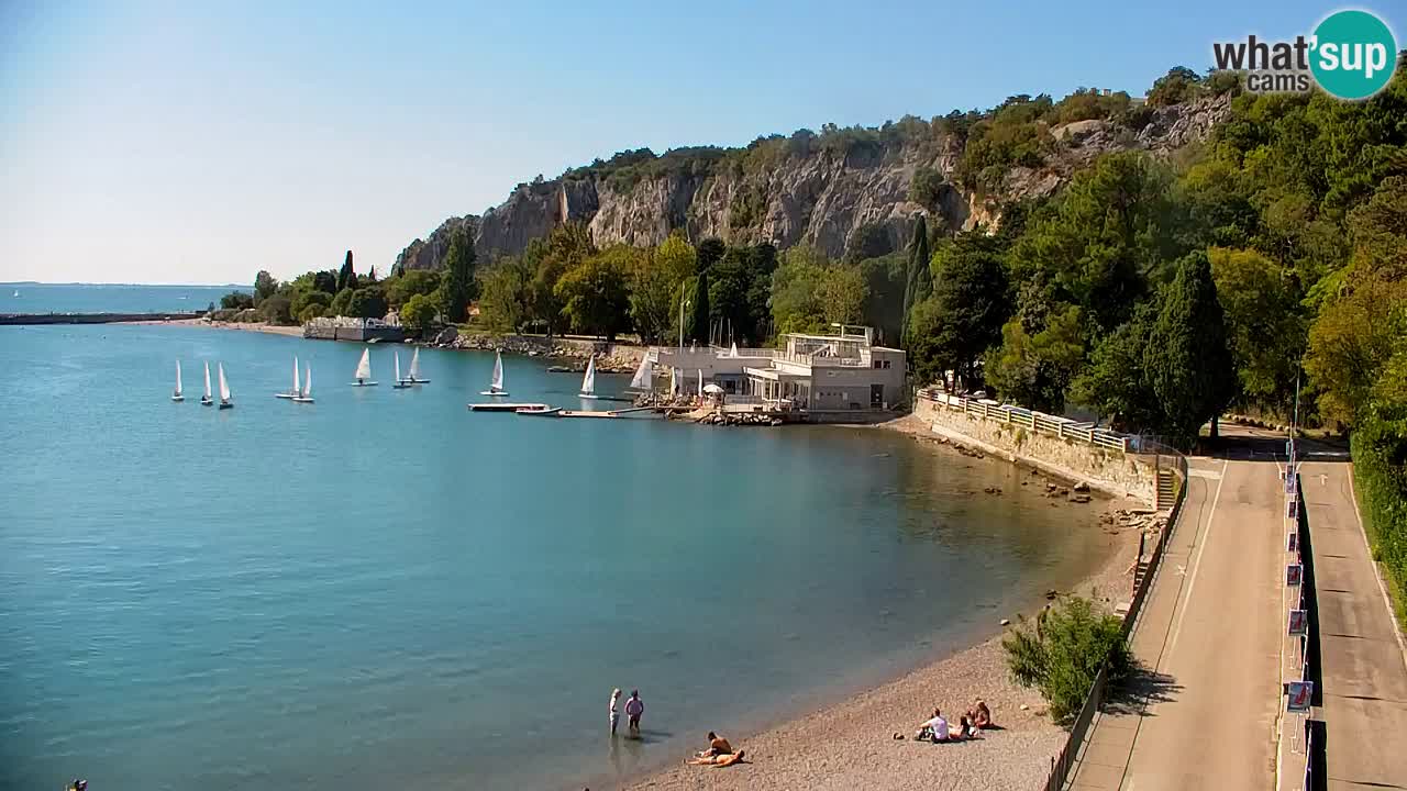 Web kamera Sistiana Uvala – Pogled uživo na marinu i zaljev