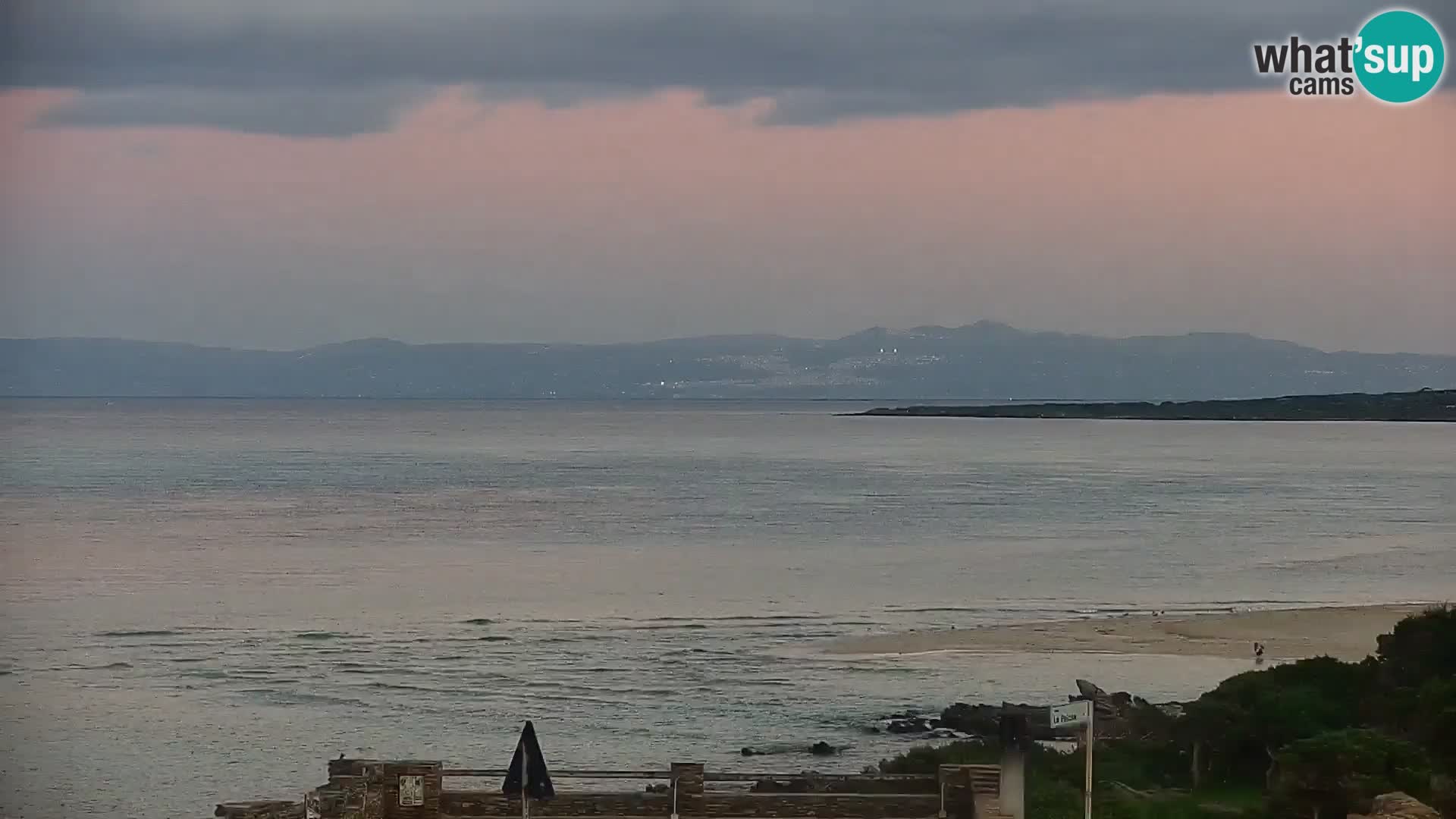 Stintino Spletna kamera v živo Plaža La Pelosa – Sardinija – Italija