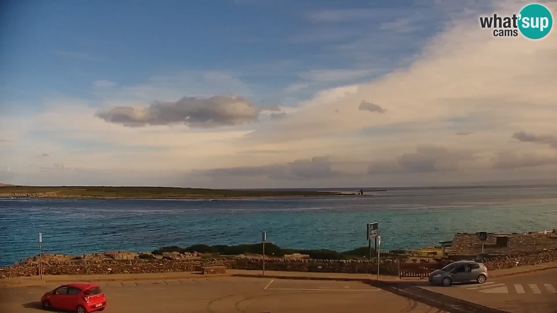 Stintino Spletna kamera v živo Plaža La Pelosa – Sardinija – Italija