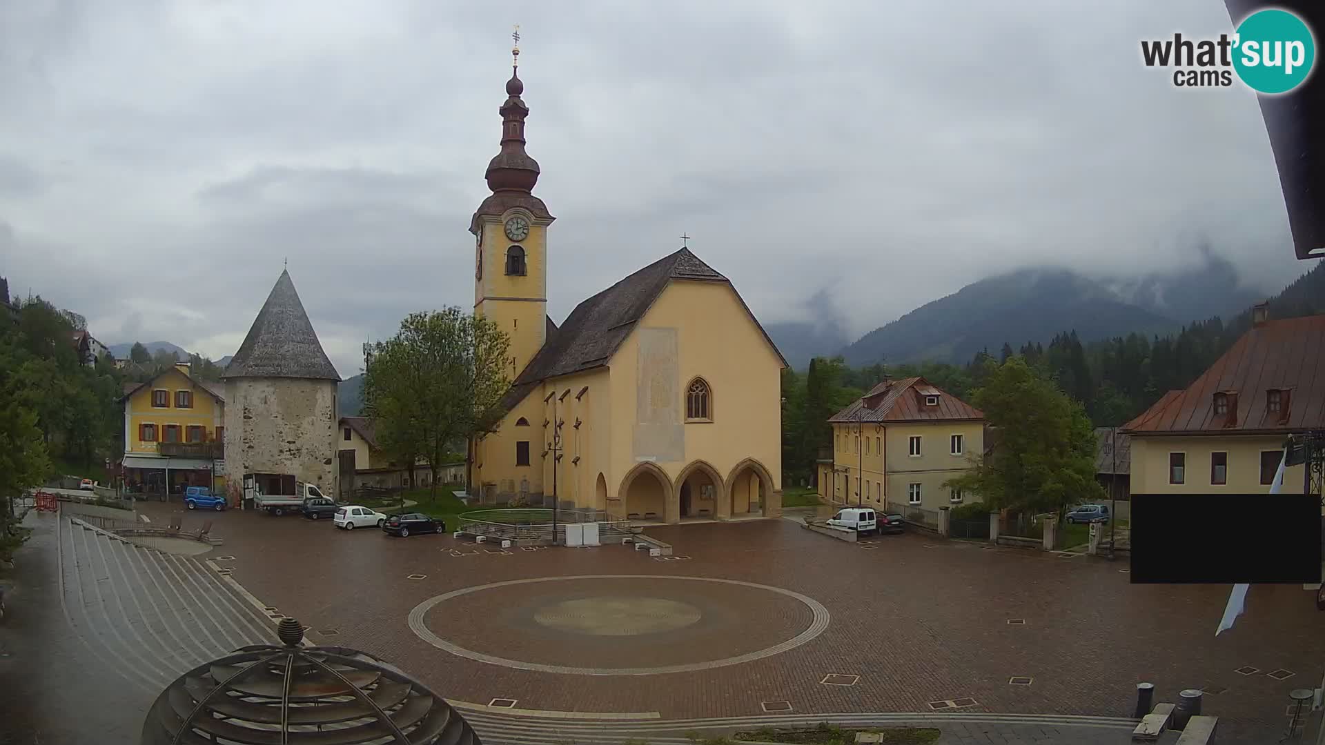 Tarvis – Platz Unità / Kirche SS.Pietro und Paolo Apostoli