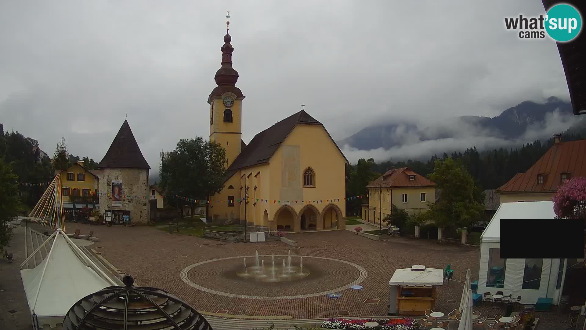 Tarvisio – plaza Unità / Iglesia SS.Pietro e Paolo Apostoli