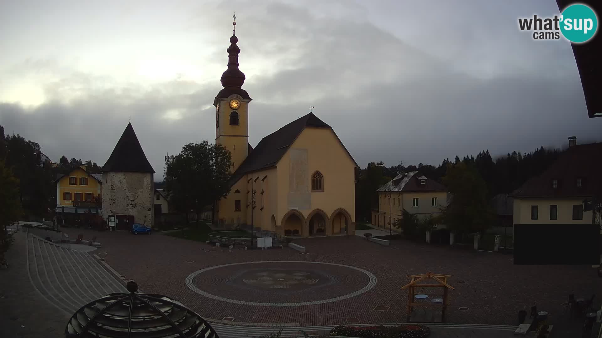 Tarvis – Platz Unità / Kirche SS.Pietro und Paolo Apostoli