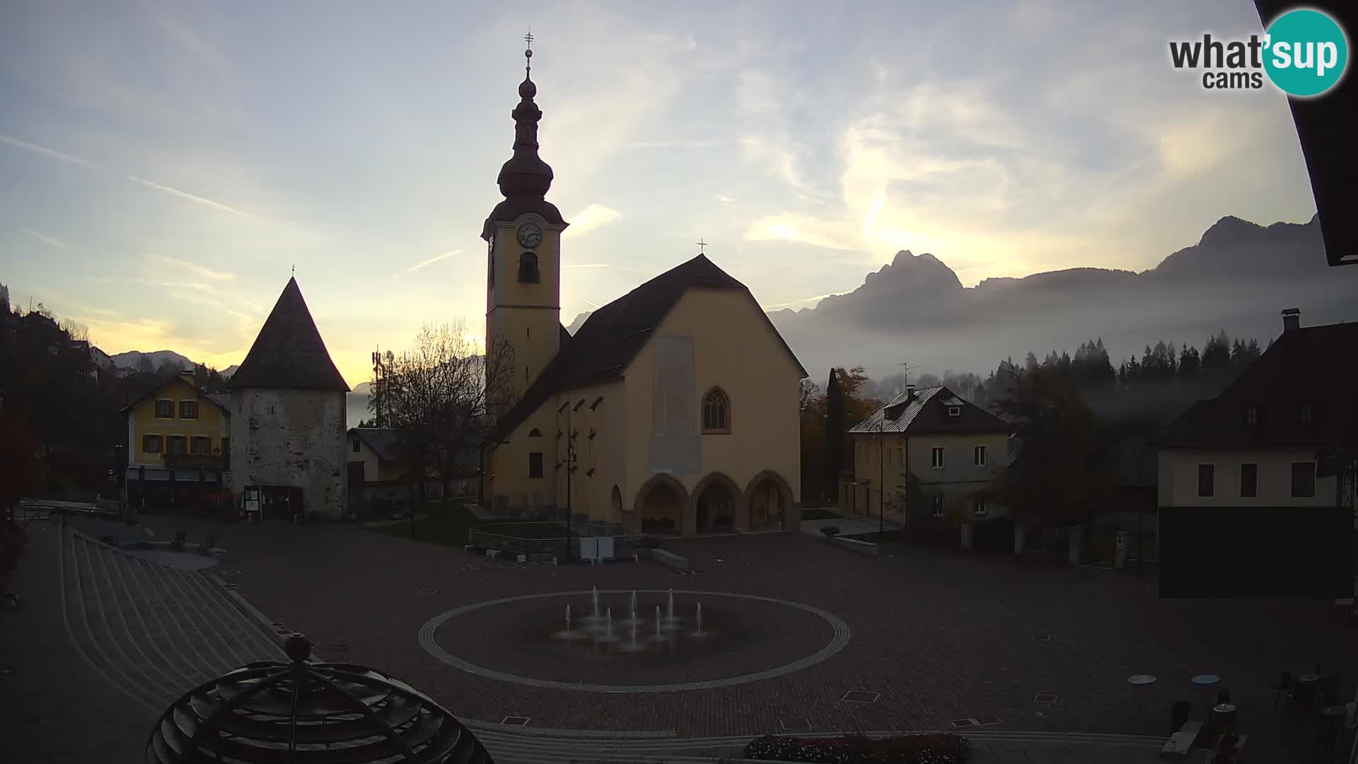 Tarvisio – plaza Unità / Iglesia SS.Pietro e Paolo Apostoli