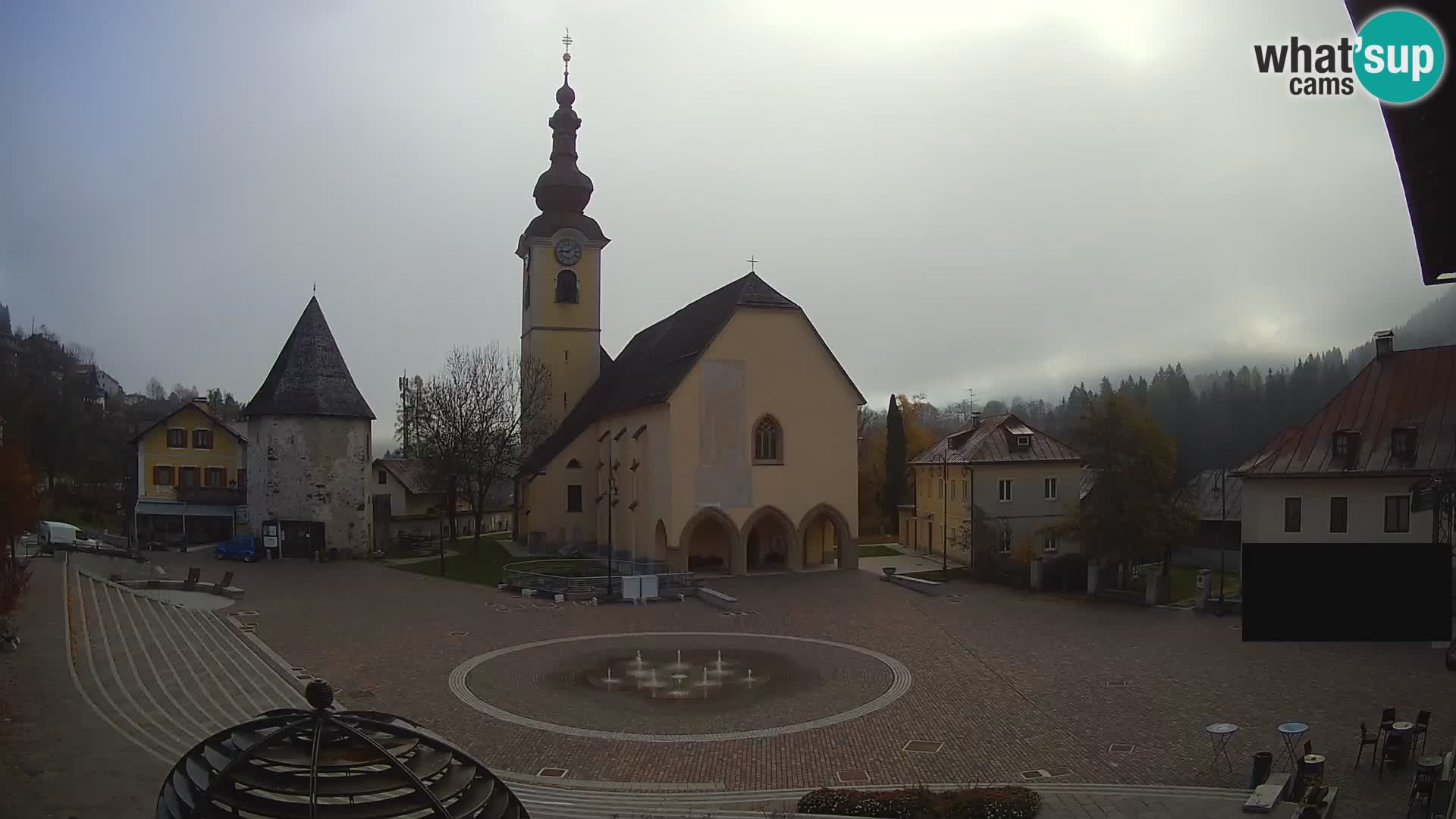 Tarvis – Platz Unità / Kirche SS.Pietro und Paolo Apostoli