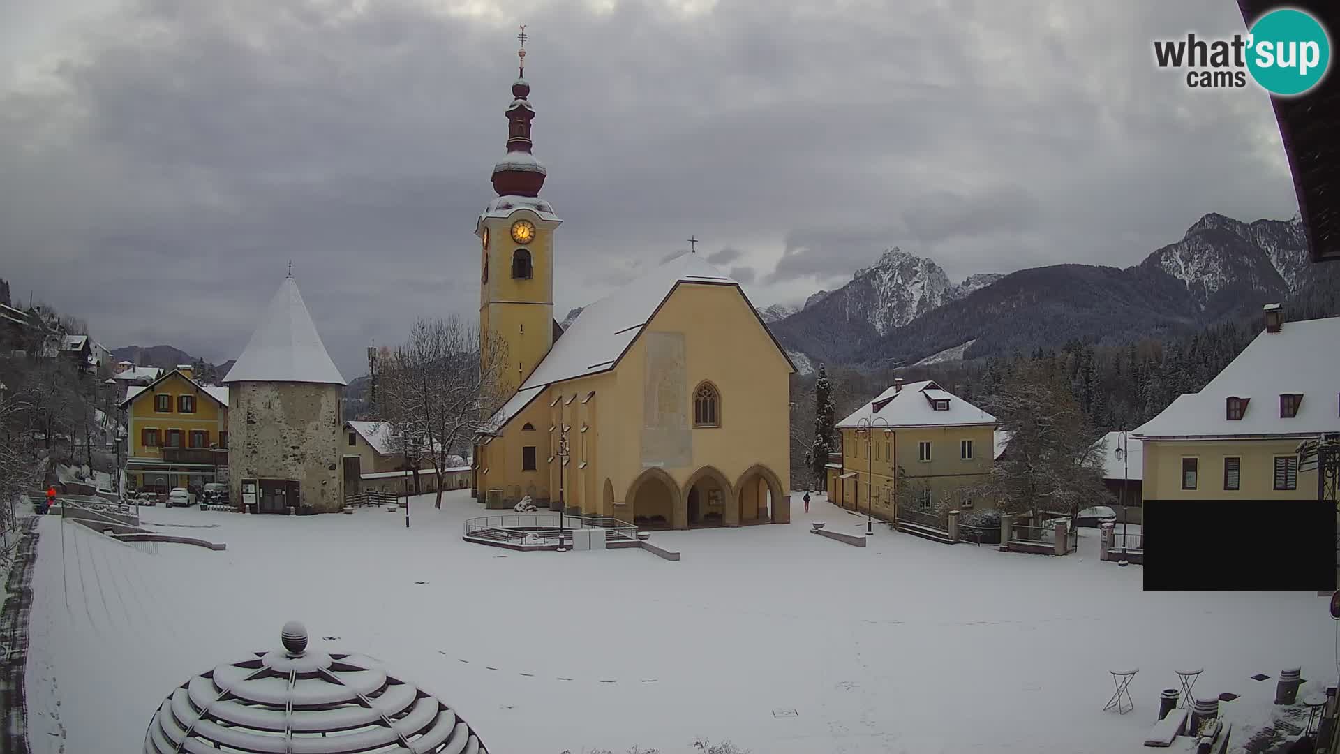 Tarvisio – plaza Unità / Iglesia SS.Pietro e Paolo Apostoli