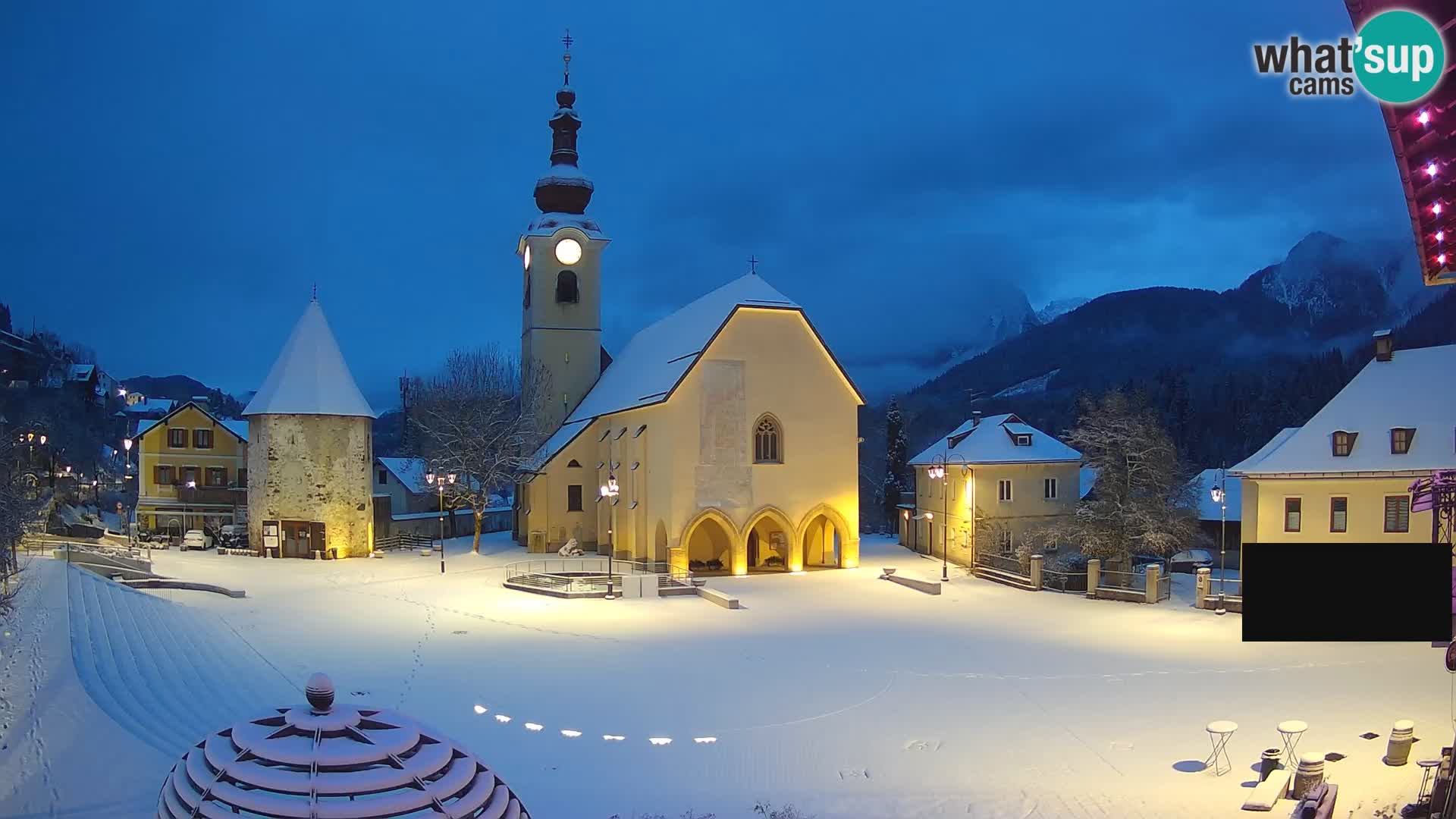 Tarvisio – plaza Unità / Iglesia SS.Pietro e Paolo Apostoli