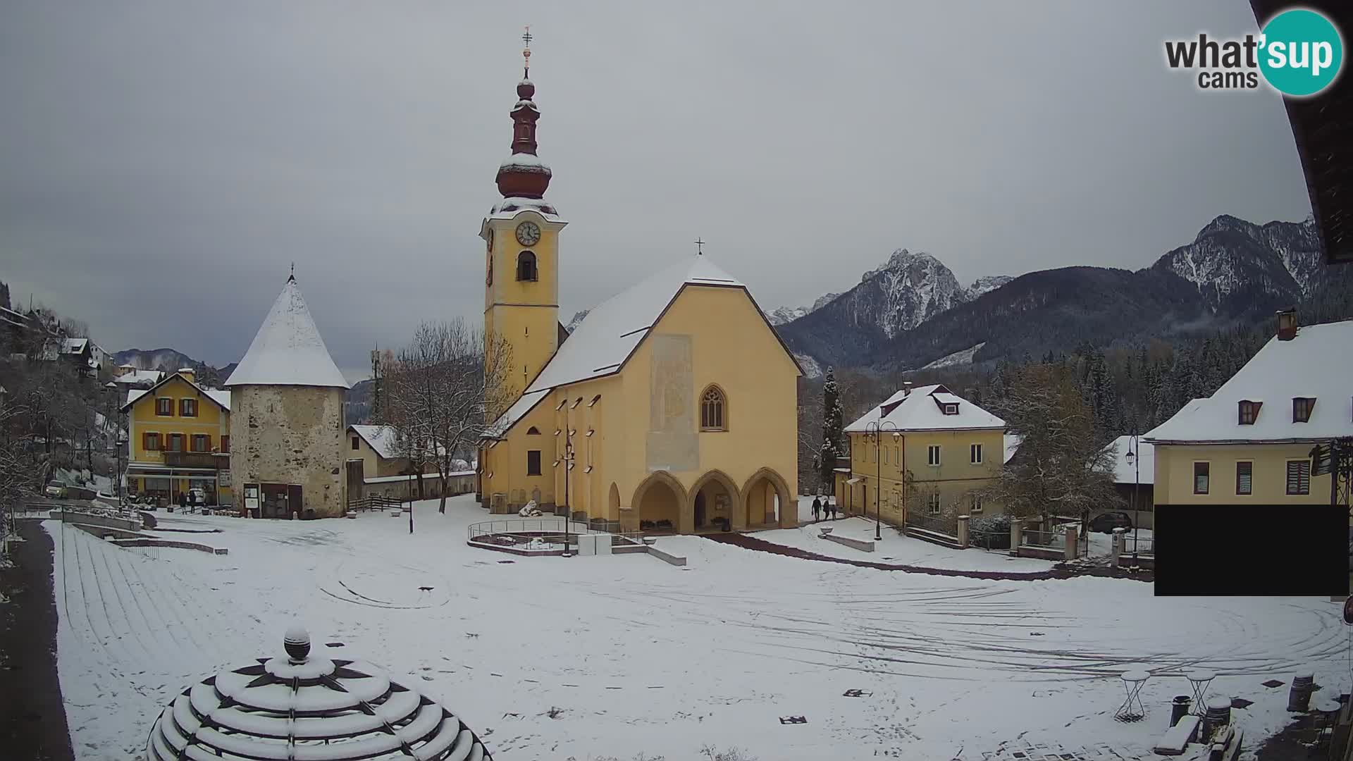 Tarvis – Platz Unità / Kirche SS.Pietro und Paolo Apostoli