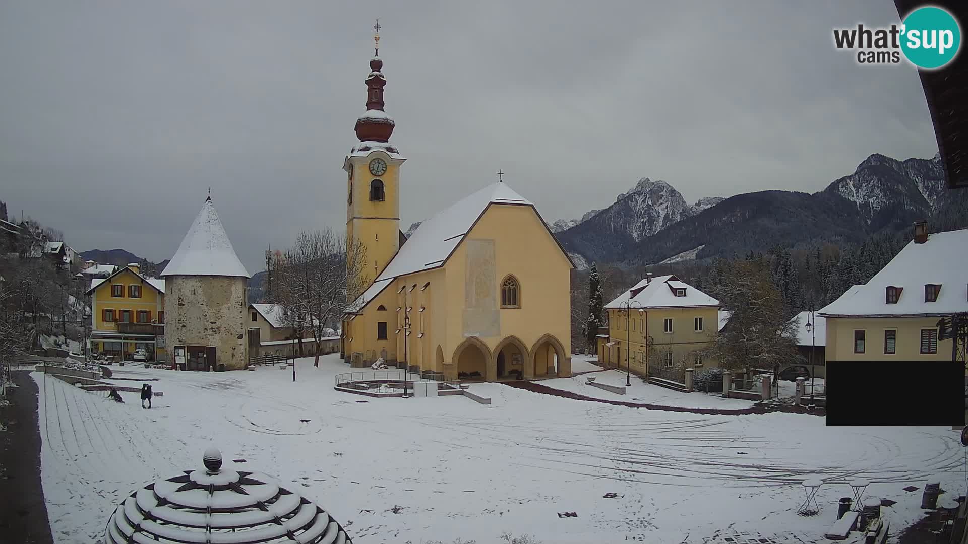 Trbiž – trg Unità / cerkev SS.Pietro in Paolo Apostoli