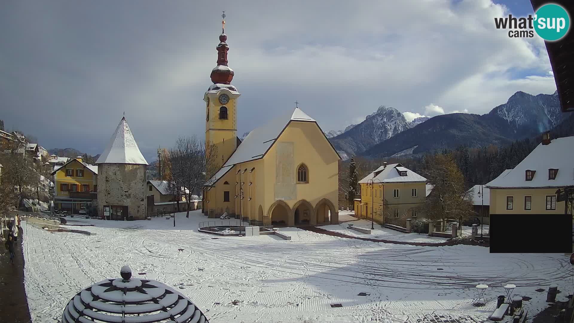 Tarvis – Platz Unità / Kirche SS.Pietro und Paolo Apostoli