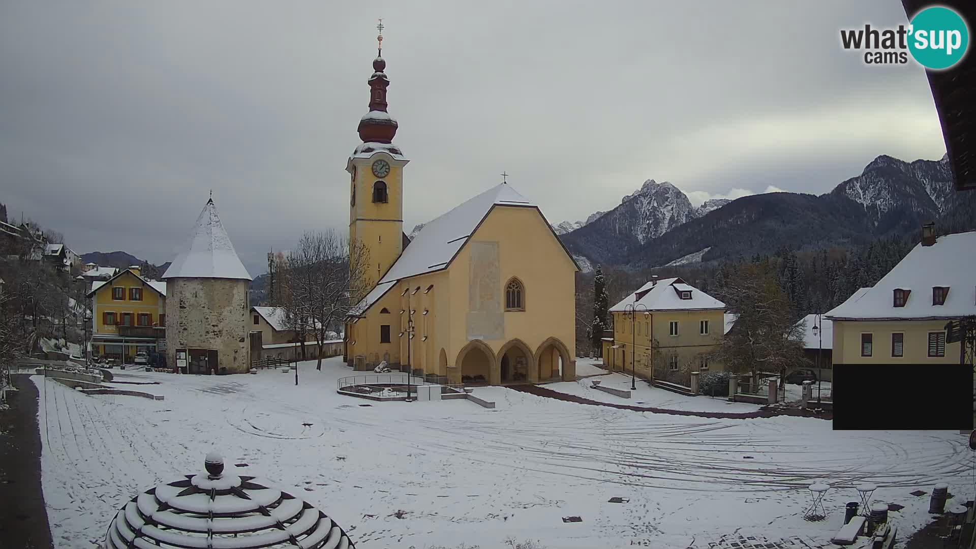 Tarvis – Platz Unità / Kirche SS.Pietro und Paolo Apostoli