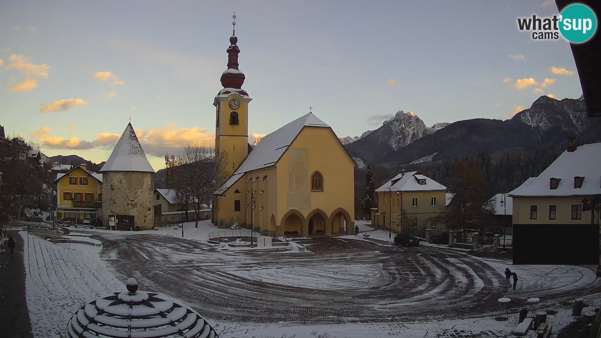 Tarvisio – plaza Unità / Iglesia SS.Pietro e Paolo Apostoli