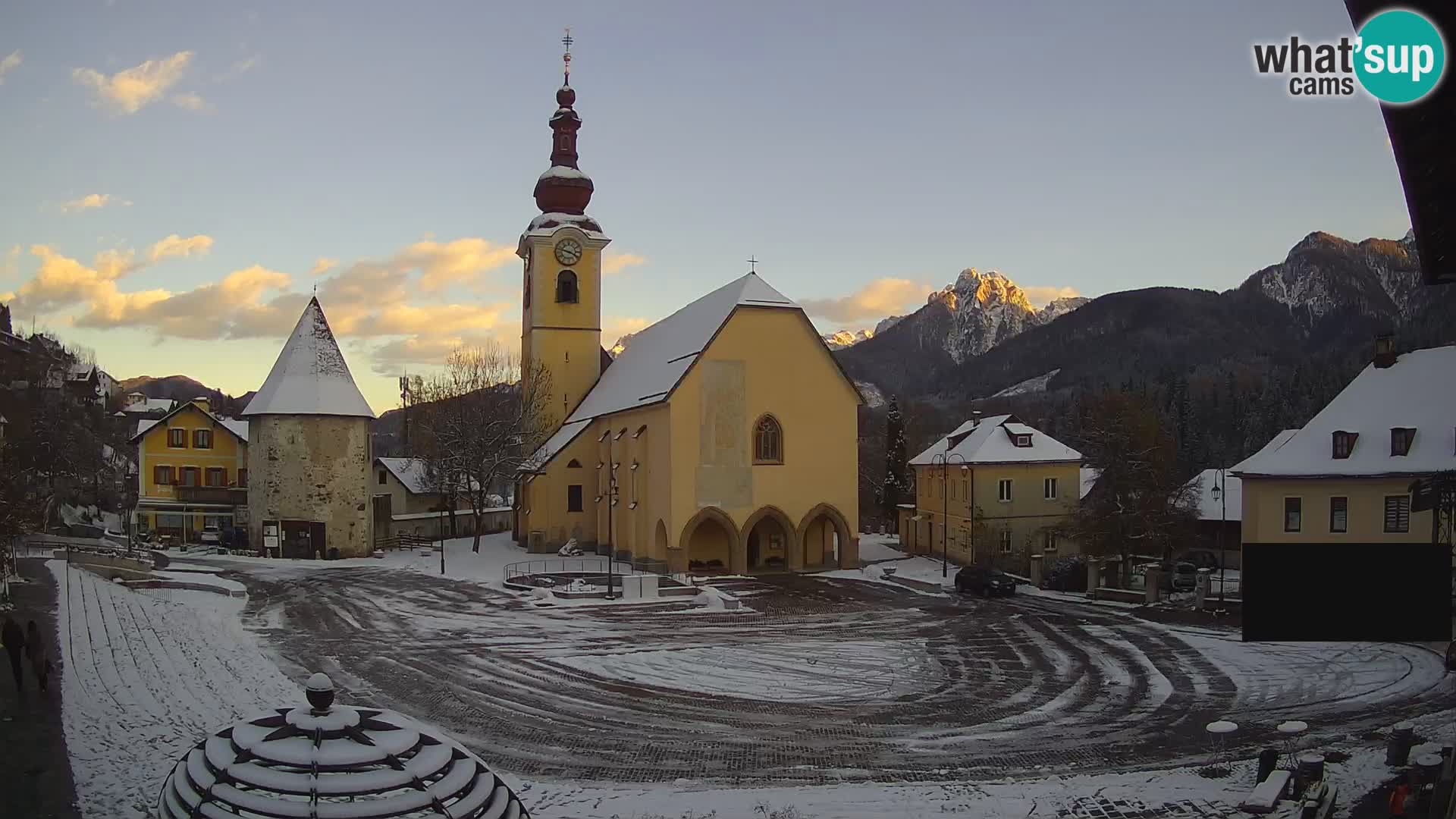 Tarvis – Platz Unità / Kirche SS.Pietro und Paolo Apostoli