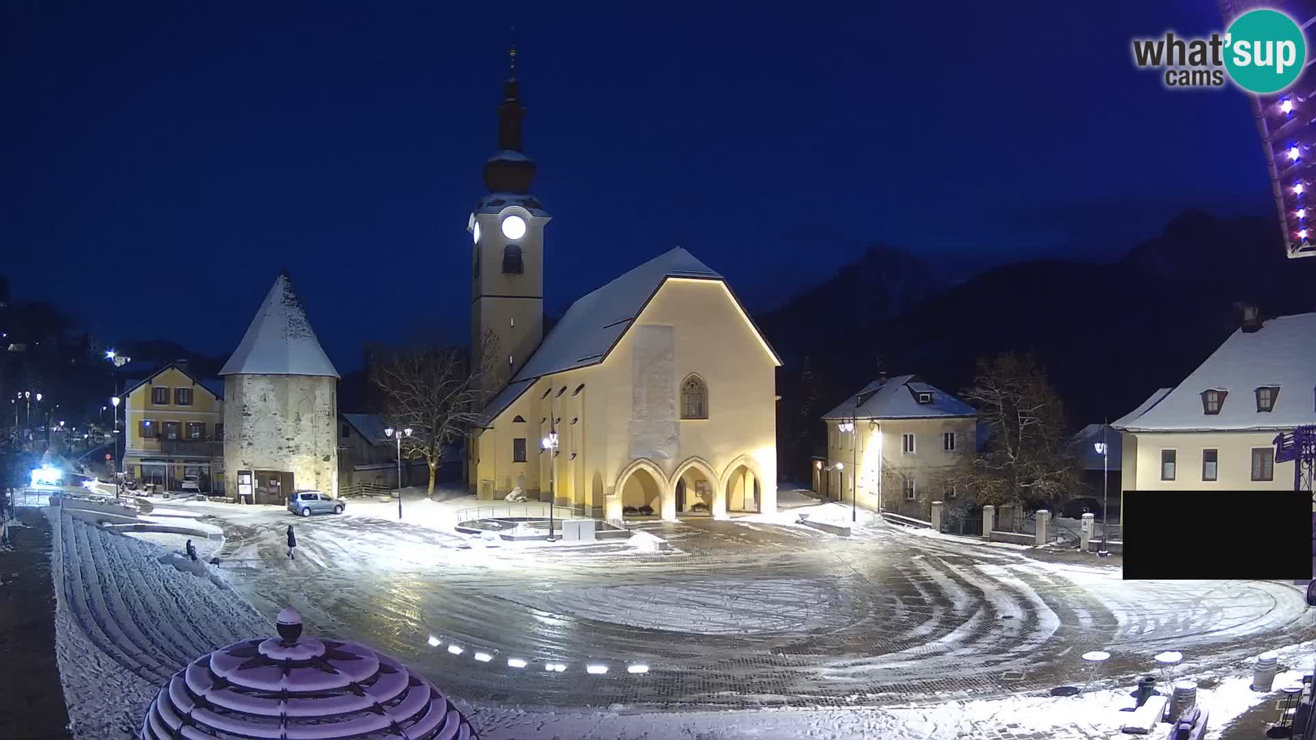 Tarvisio – plaza Unità / Iglesia SS.Pietro e Paolo Apostoli