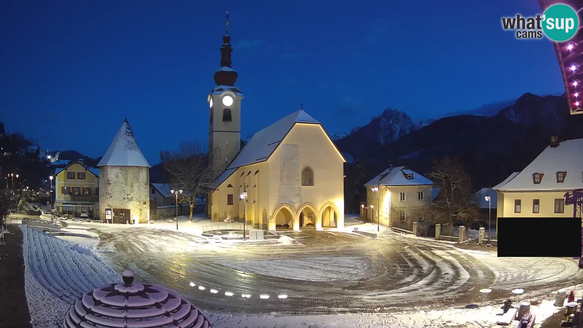 Tarvis – Platz Unità / Kirche SS.Pietro und Paolo Apostoli