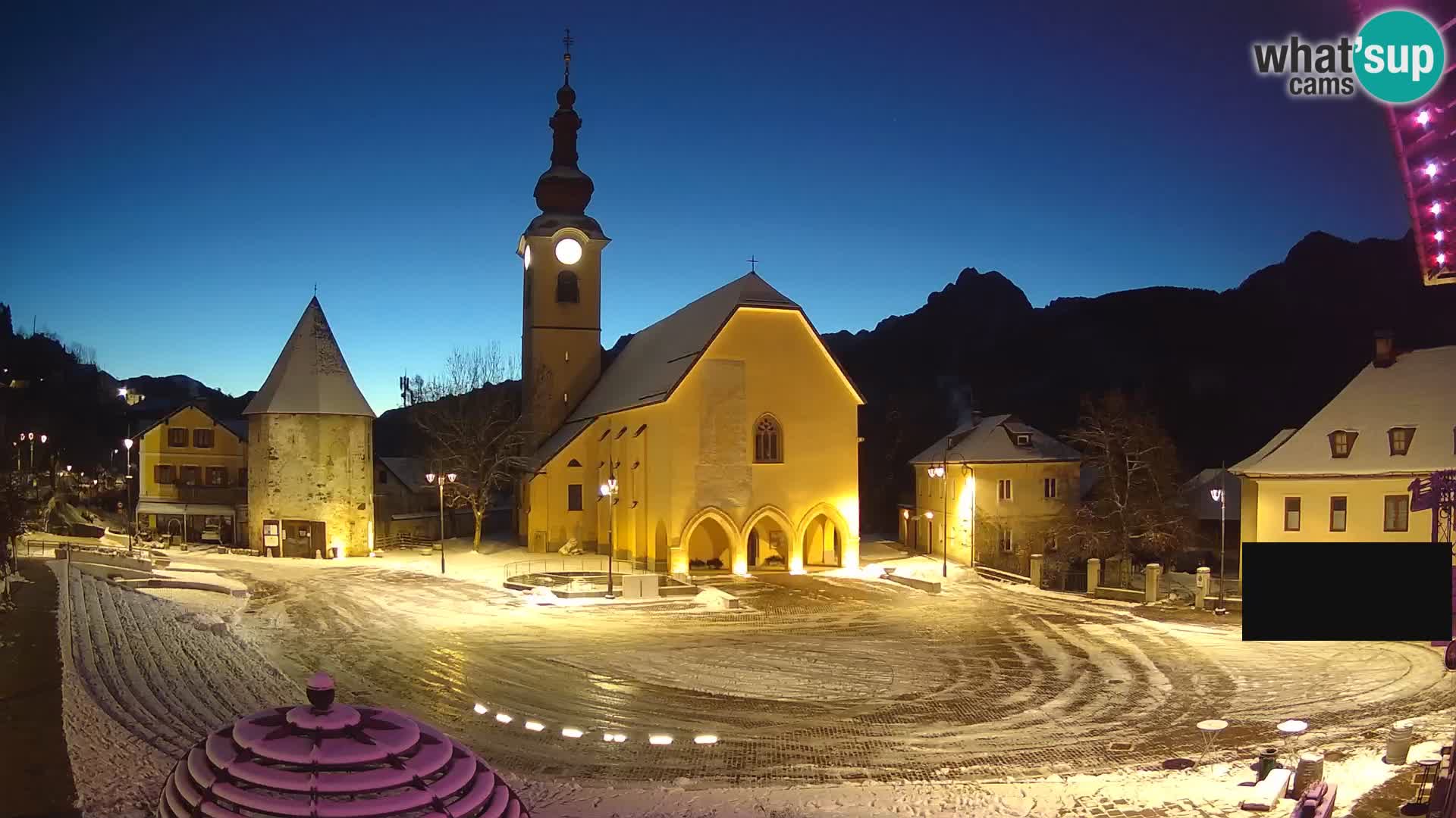 Tarvis – Platz Unità / Kirche SS.Pietro und Paolo Apostoli