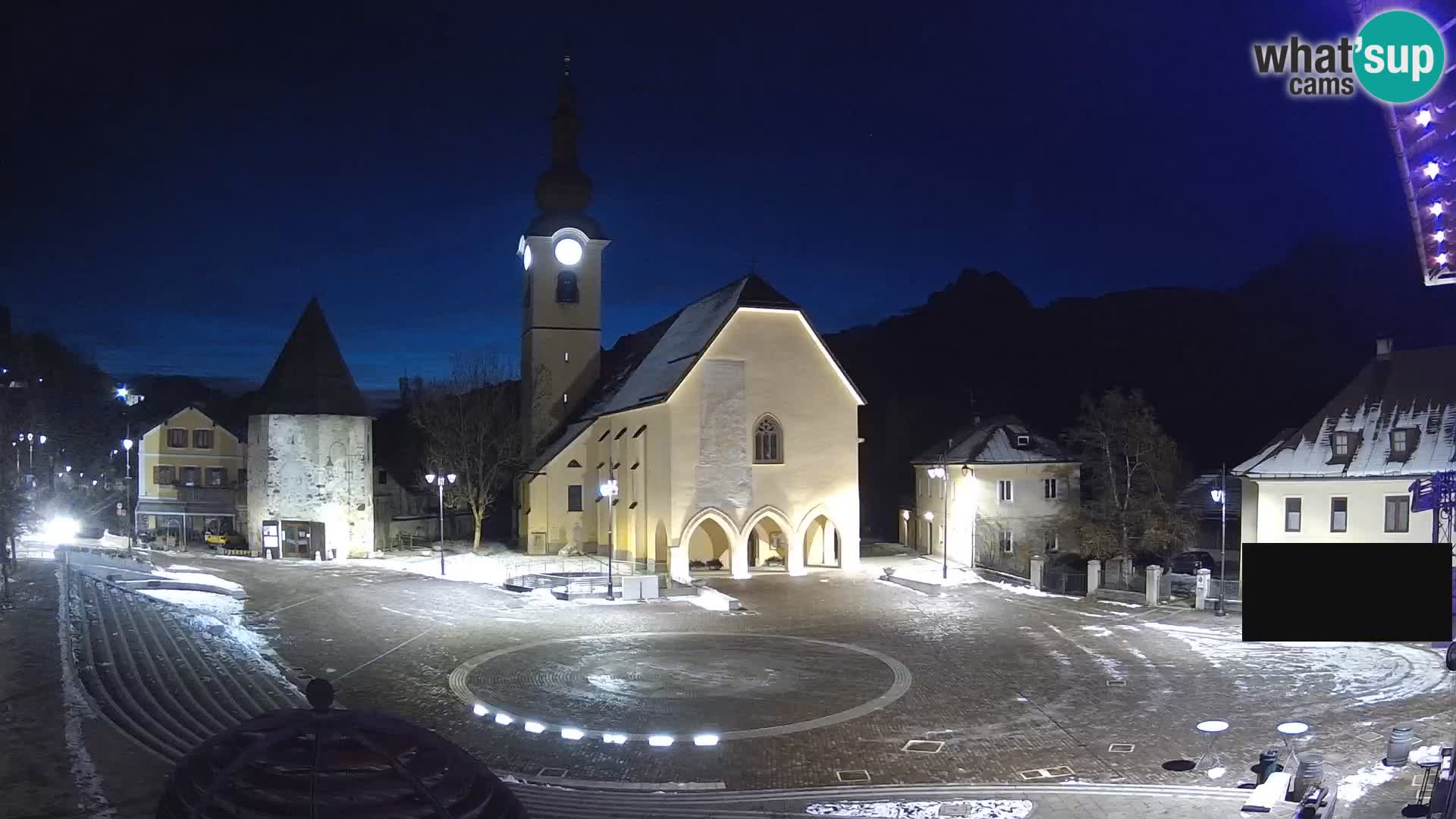 Tarvis – Platz Unità / Kirche SS.Pietro und Paolo Apostoli