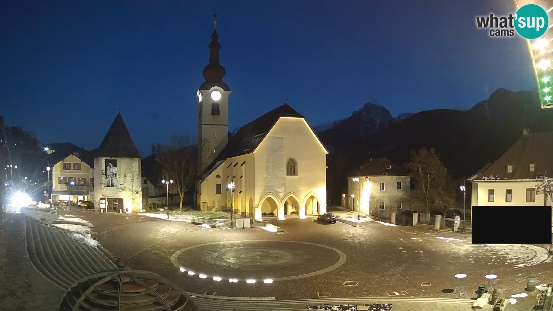 Tarvisio – plaza Unità / Iglesia SS.Pietro e Paolo Apostoli