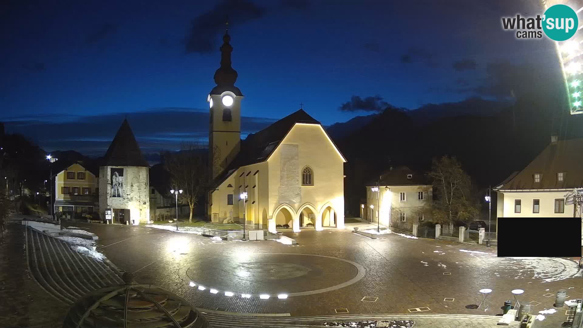 Tarvisio – plaza Unità / Iglesia SS.Pietro e Paolo Apostoli