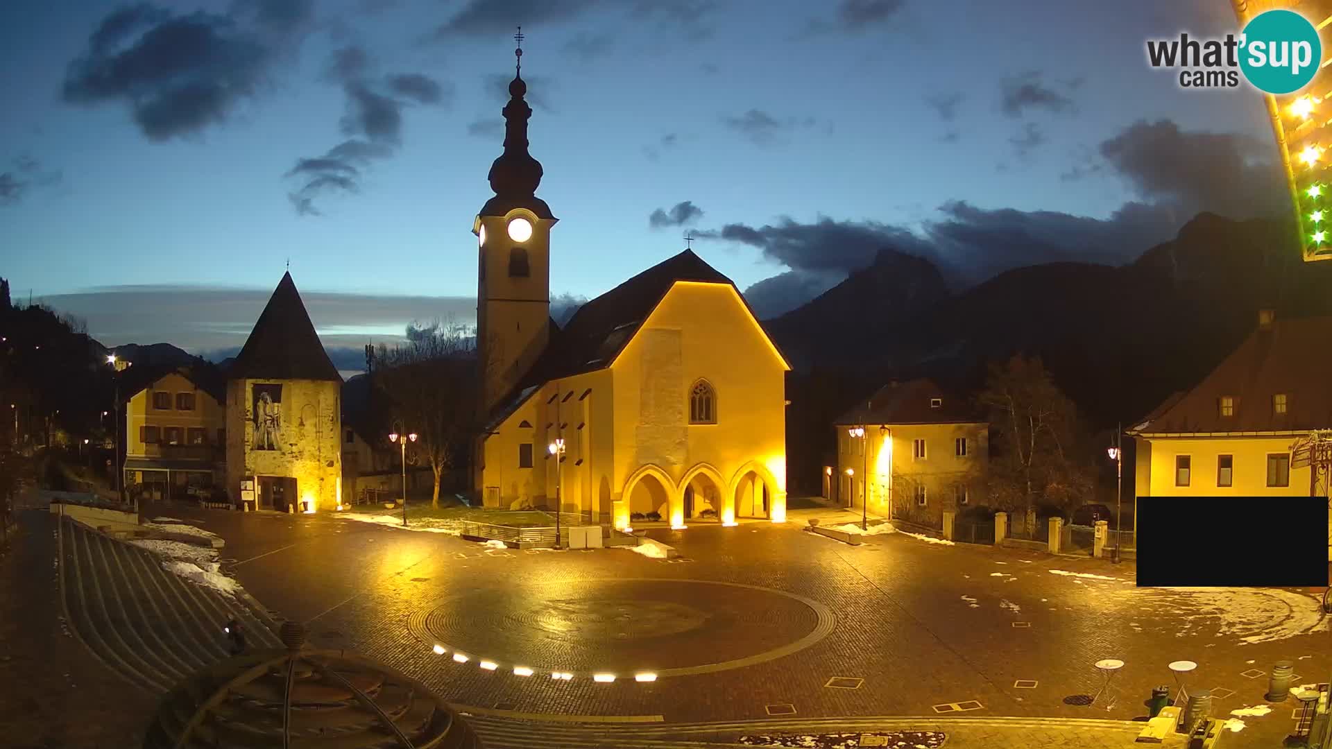 Tarvisio – plaza Unità / Iglesia SS.Pietro e Paolo Apostoli